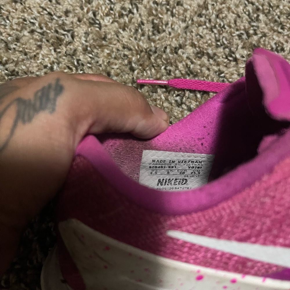 Customized Nike - Picture 4 of 5